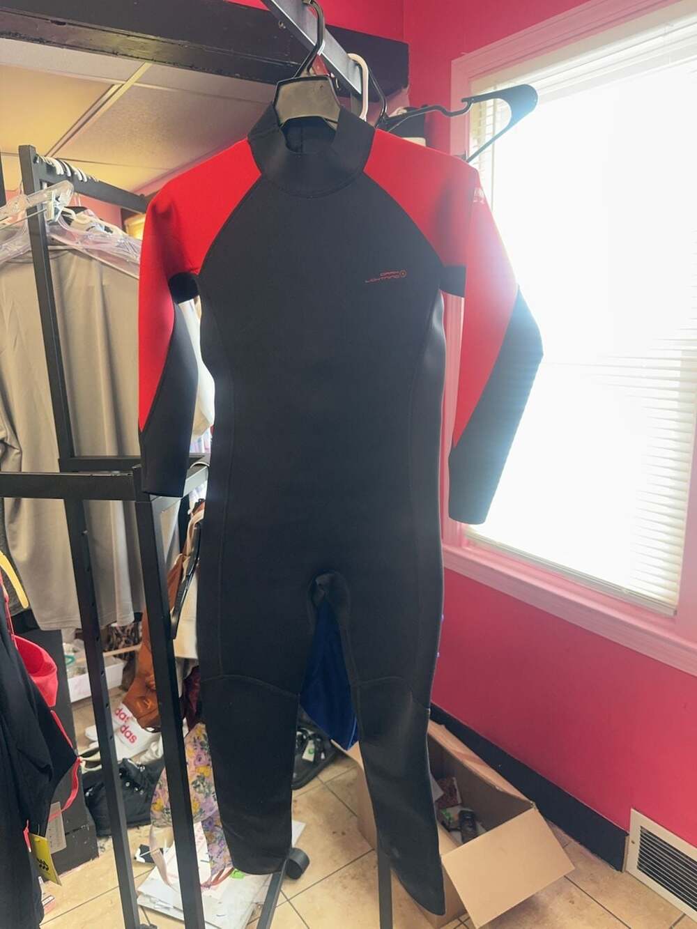 Dark Lightning Kids Wetsuit Size XXL